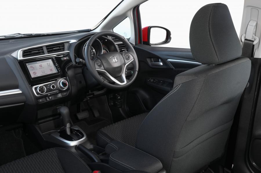 Интерьер Honda Jazz +Sport 2018 года  (AU) (фото 5 из 7)
